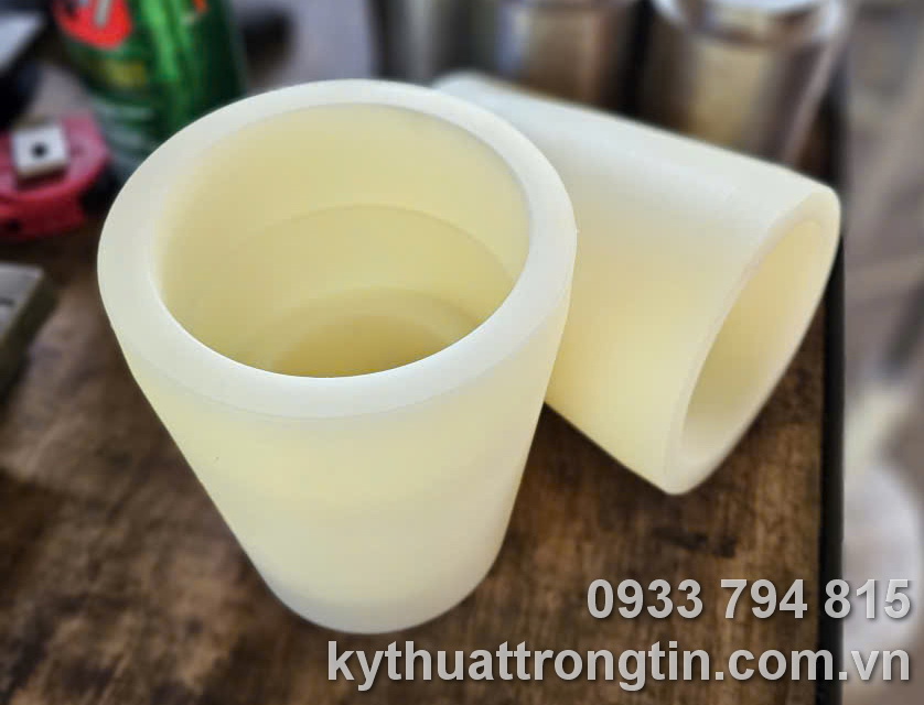 Gia công nhựa POM