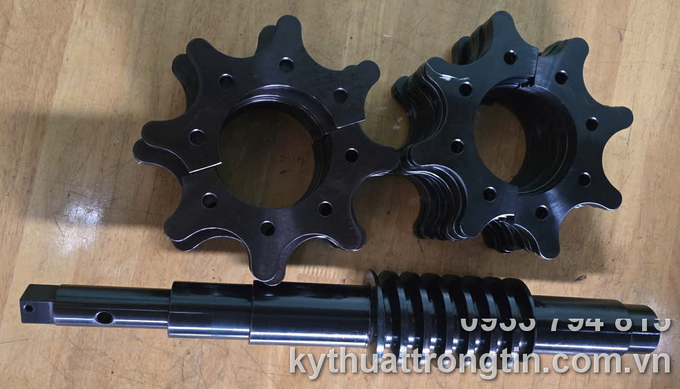Trục vít, đĩa xích tải công nghiệp