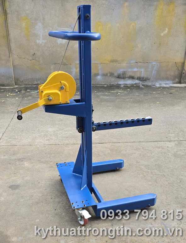Xe nâng cuộn giấy